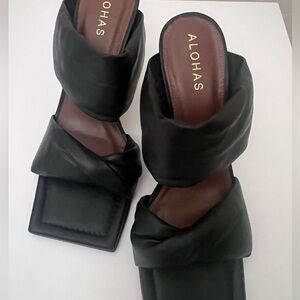 Alohas Black Twist Strap Mule Sandals Heels sz 37 | 6.5